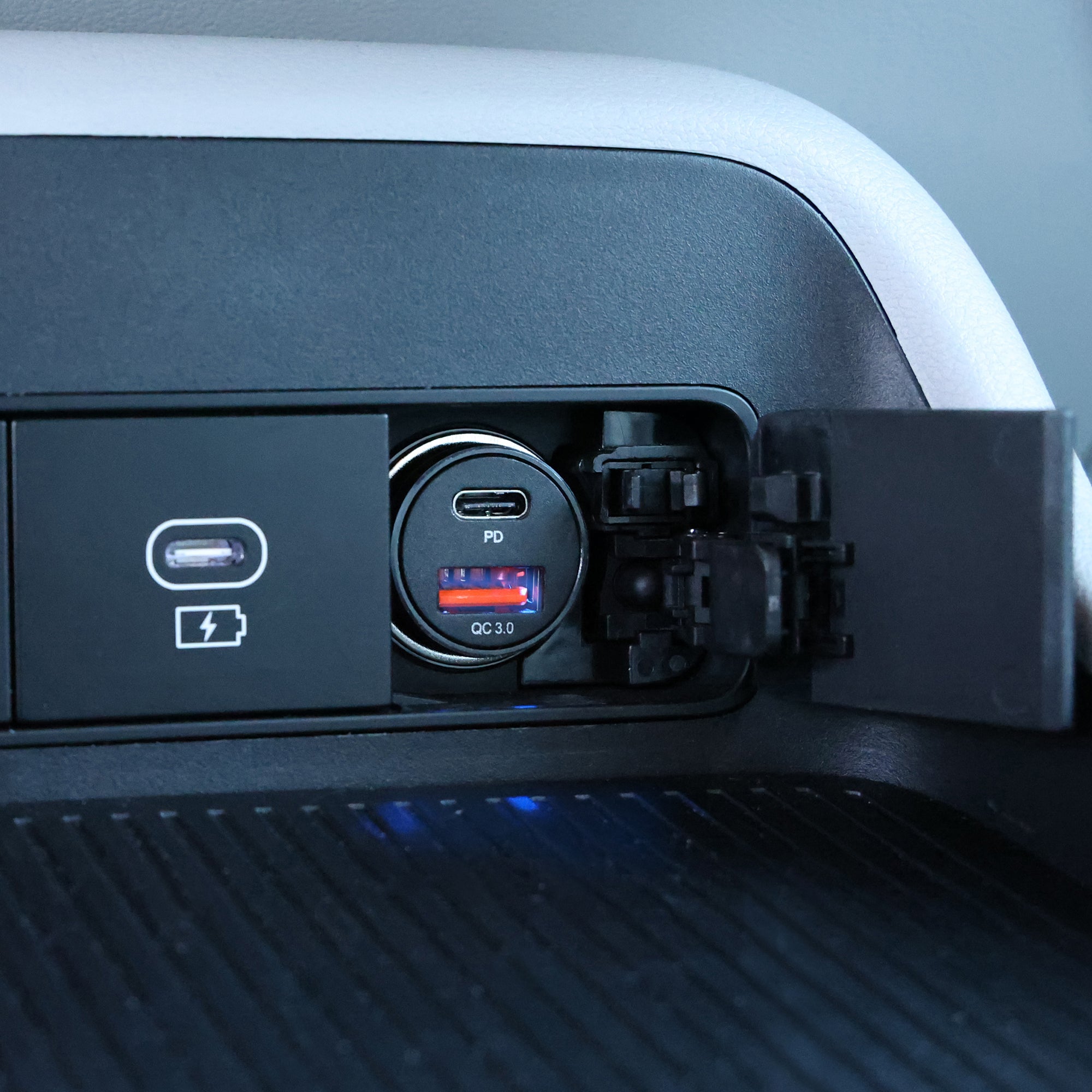Xtreme Power Pro Series 54W Dual Port Car Charger (36W USB-C PD + 18W USB-A QC)